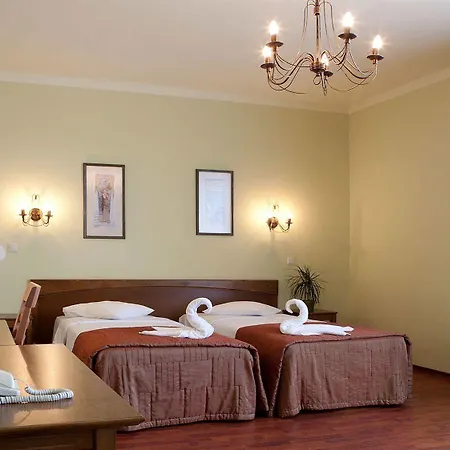 فندق Art Laine 3*